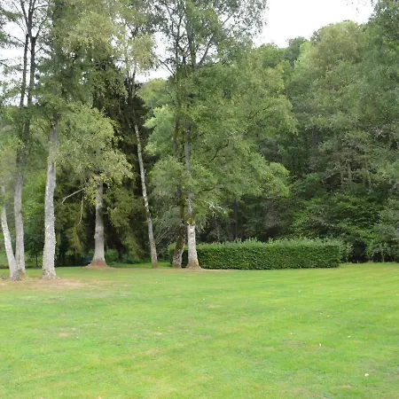 Quaint Chalet In With Large Garden Domek alpejski